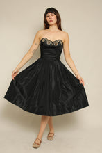 1950s Black Taffeta Fit & Flare Dress With Sweetheart Neckline