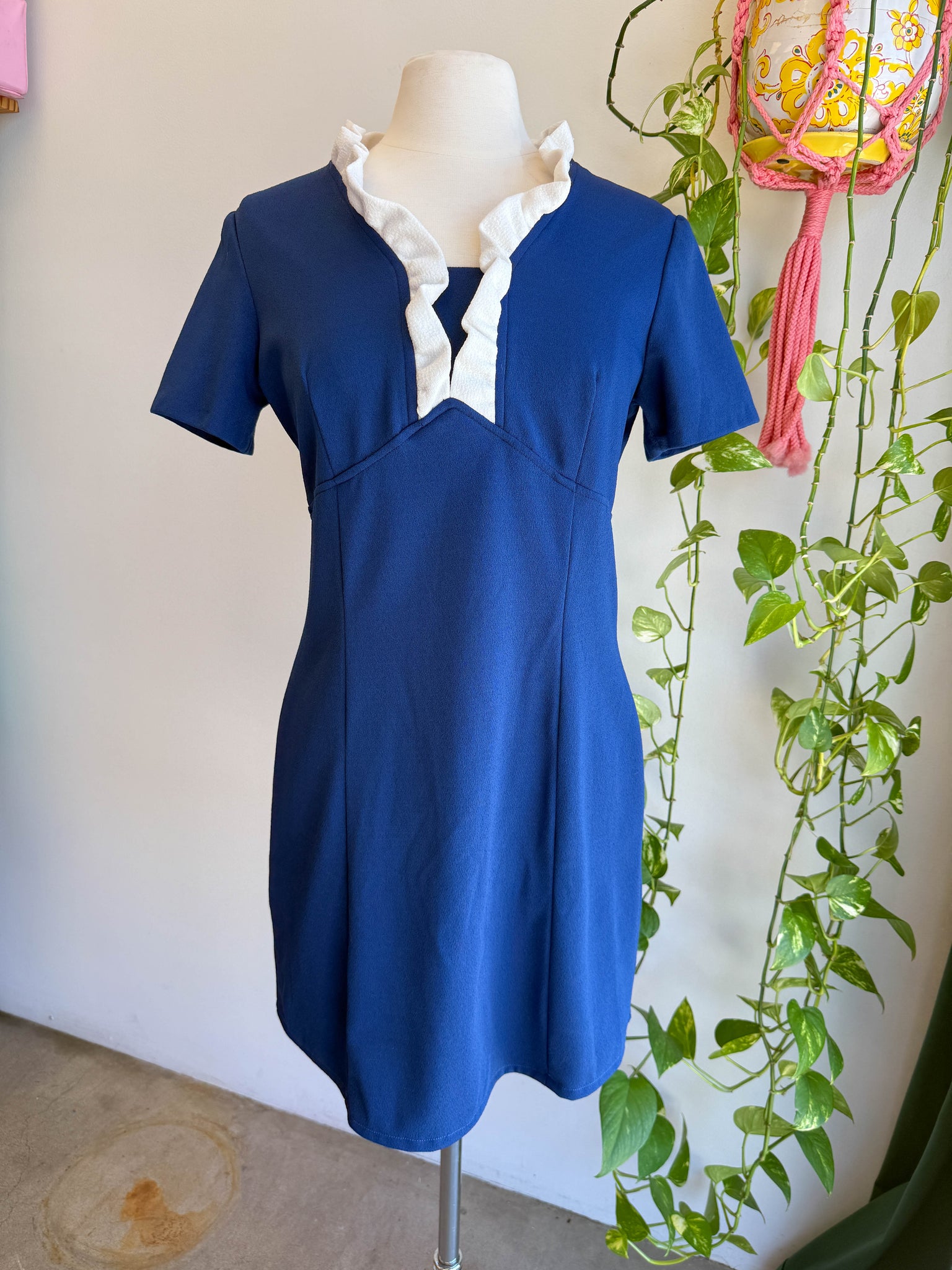 70s Mod Mini Dress With Ruffle Collar