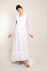 70s Queen Anne Collar Dress With Train