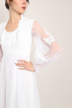 70s Queen Anne Collar Dress With Train
