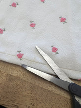 ❤️ 70s Floral Bell Sleeve Dress