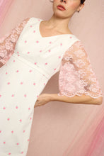 ❤️ 70s Floral Bell Sleeve Dress