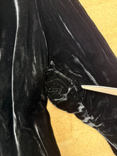 1930s Black Velvet Shirred Evening Coat With Collar