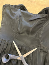 1950s Black Taffeta Fit & Flare Dress With Sweetheart Neckline