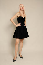 1990s Gunne Sax By Jessica McClintock Black Velvet Sweetheart Mini Dress