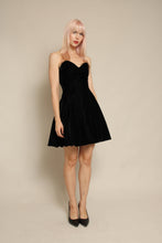 1990s Gunne Sax By Jessica McClintock Black Velvet Sweetheart Mini Dress