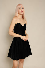 1990s Gunne Sax By Jessica McClintock Black Velvet Sweetheart Mini Dress