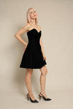 1990s Gunne Sax By Jessica McClintock Black Velvet Sweetheart Mini Dress