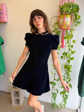 1940s Doris Dodson Black Velvet Dress With Front Zipper & Accent Collar - M
