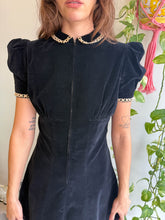 1940s Doris Dodson Black Velvet Dress With Front Zipper & Accent Collar - M