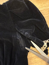 1940s Doris Dodson Black Velvet Dress With Front Zipper & Accent Collar - M