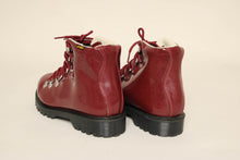 00s Dr. Martens Holt Boots