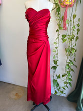 00s Red Strapless Sweetheart Cocktail Dress