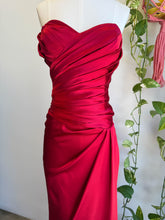 00s Red Strapless Sweetheart Cocktail Dress