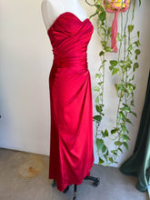00s Red Strapless Sweetheart Cocktail Dress