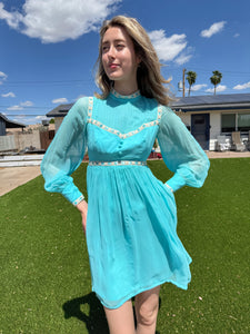 princess polly baby blue dress Bridesmaids dresses 1970s hi-res stock photography and images main image 0
