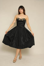 1950s Black Taffeta Fit & Flare Dress With Sweetheart Neckline