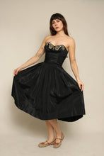 1950s Black Taffeta Fit & Flare Dress With Sweetheart Neckline