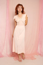 ❤️ 40s Palest Pink Nightgown